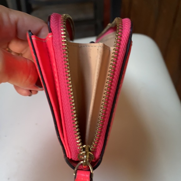 Kate spade wristlet - Picture 3 of 5